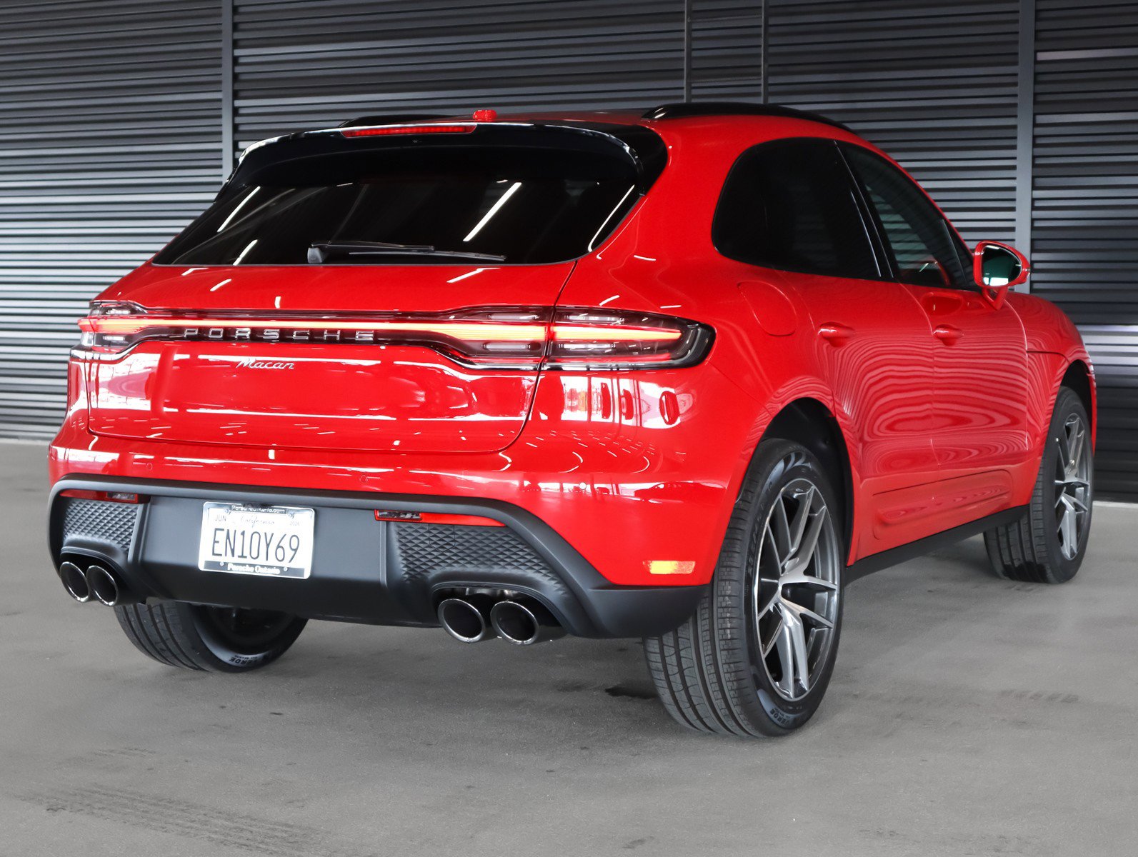 Used 2026 Porsche Macan AWD/4WD image 11