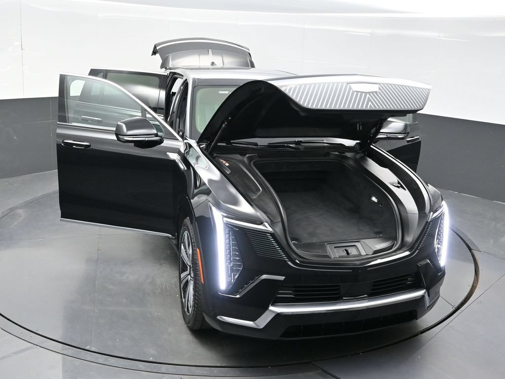 Certified 2026 Cadillac Escalade IQ Luxury 2 w/ LPO, Premium Carpet Package AWD/4WD image 39