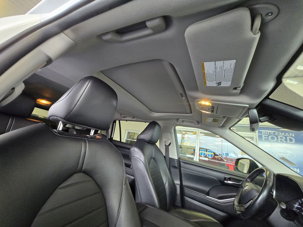 Used 2022 Toyota Highlander XLE image 31