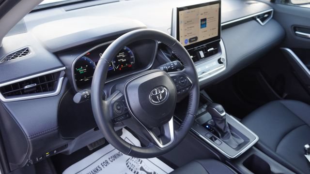Used 2026 Toyota Corolla Cross XLE FWD image 19