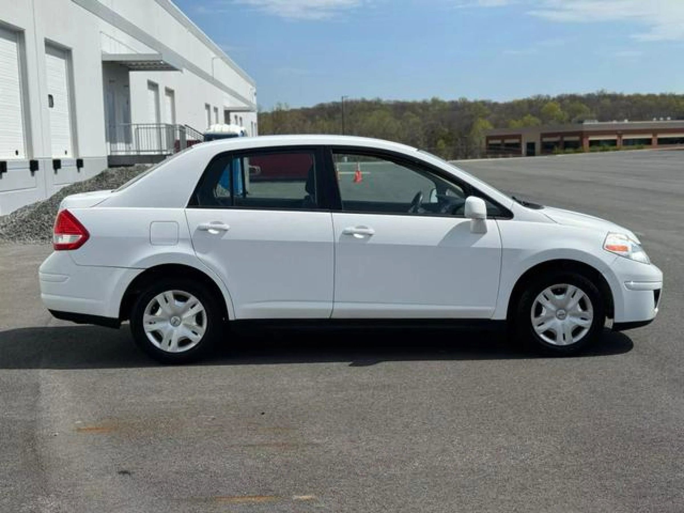 Used 2011 Nissan Versa 1.8 S FWD image 7