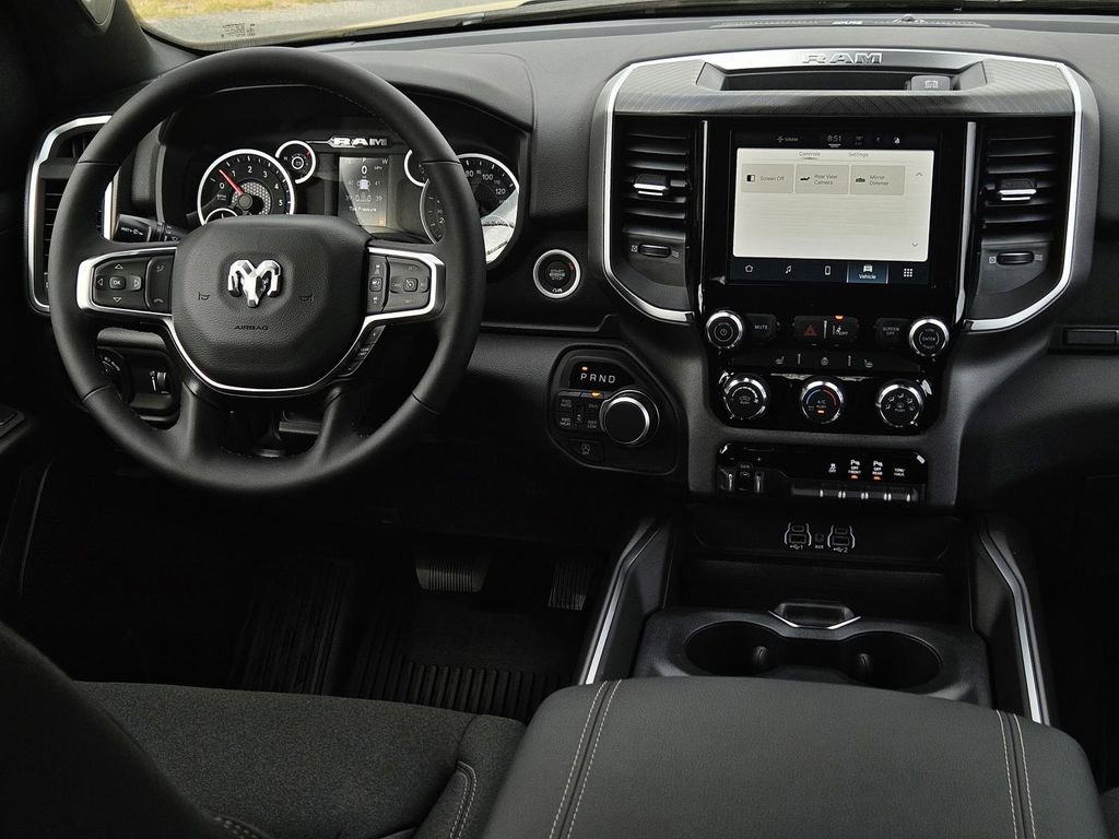 New 2026 RAM 1500 4x4 Crew Cab image 32