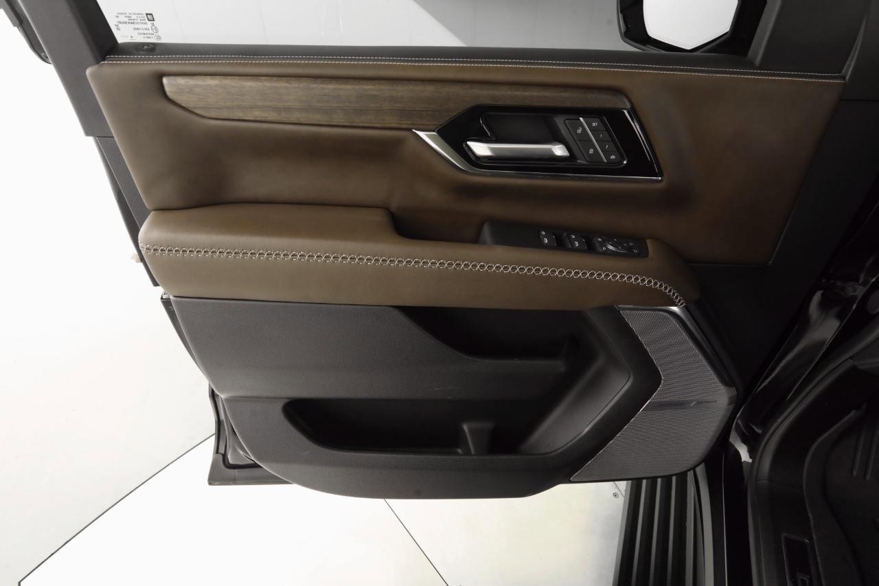 Used 2025 GMC Yukon XL Denali Ultimate image 9