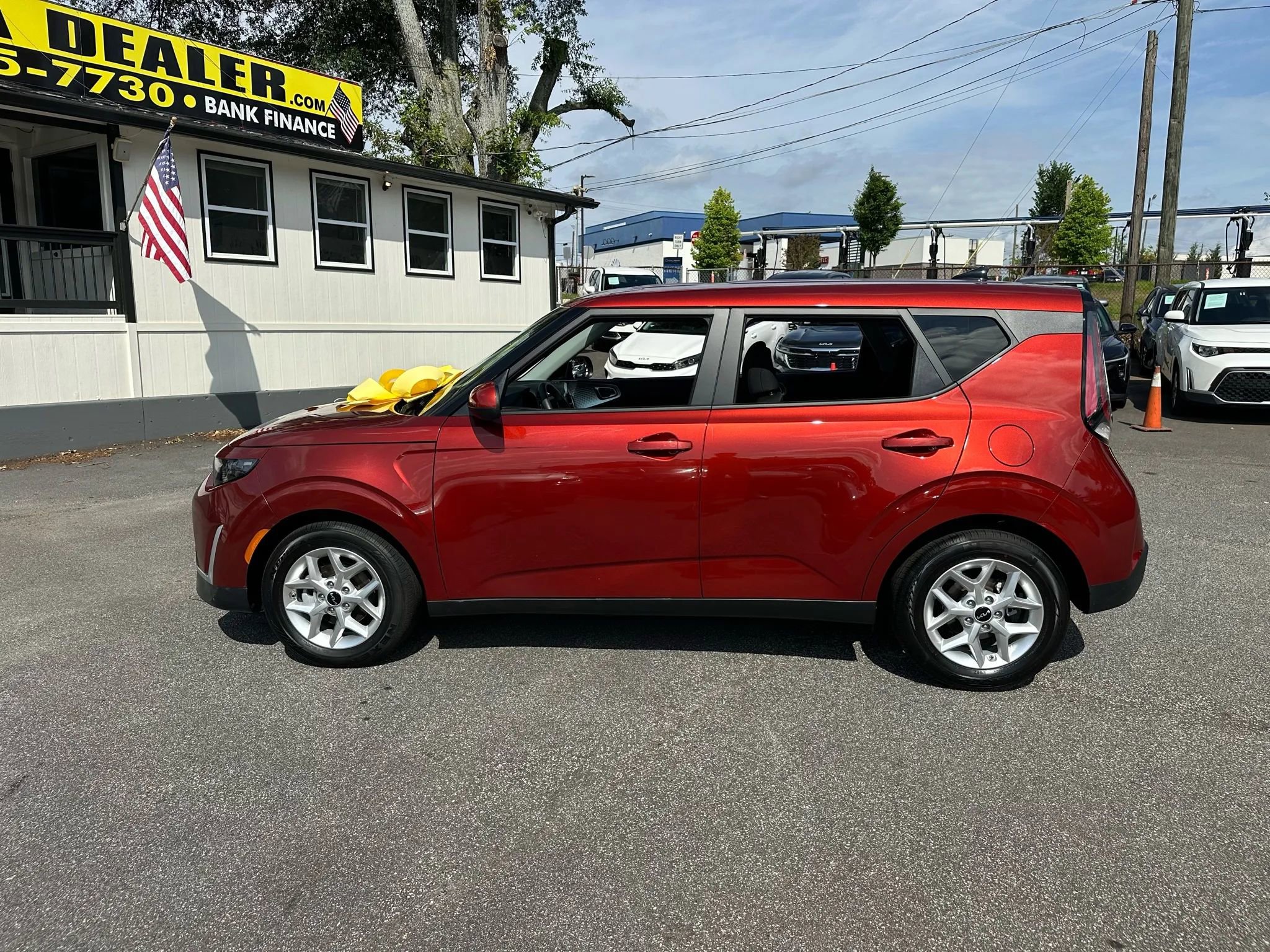 Used 2025 Kia Soul LX w/ LX Technology Package FWD image 7