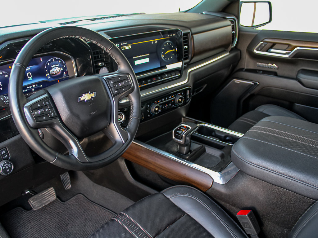 Used 2024 Chevrolet Silverado 1500 High Country w/ Technology Package AWD/4WD image 19