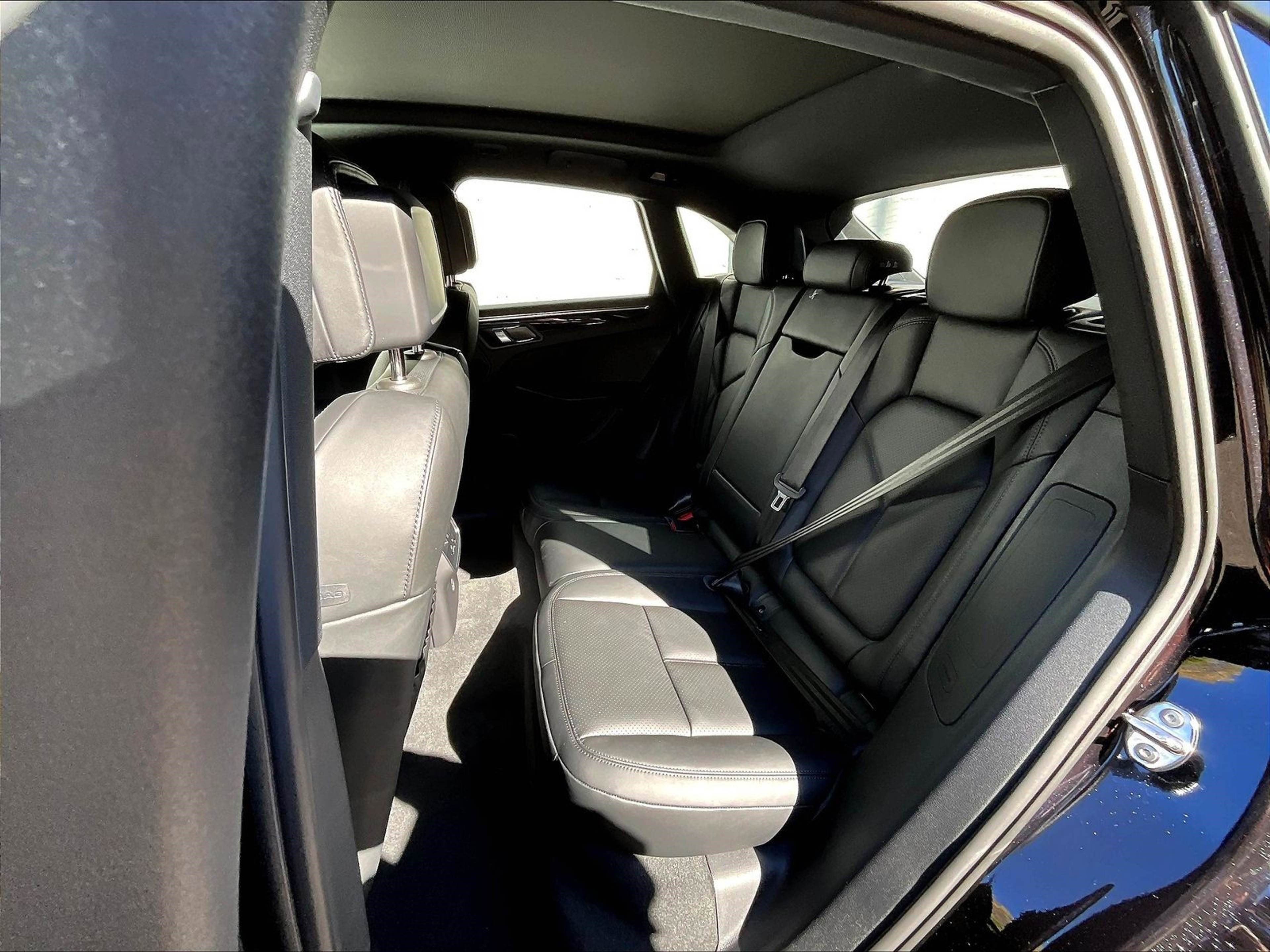 New 2026 Porsche Macan image 19