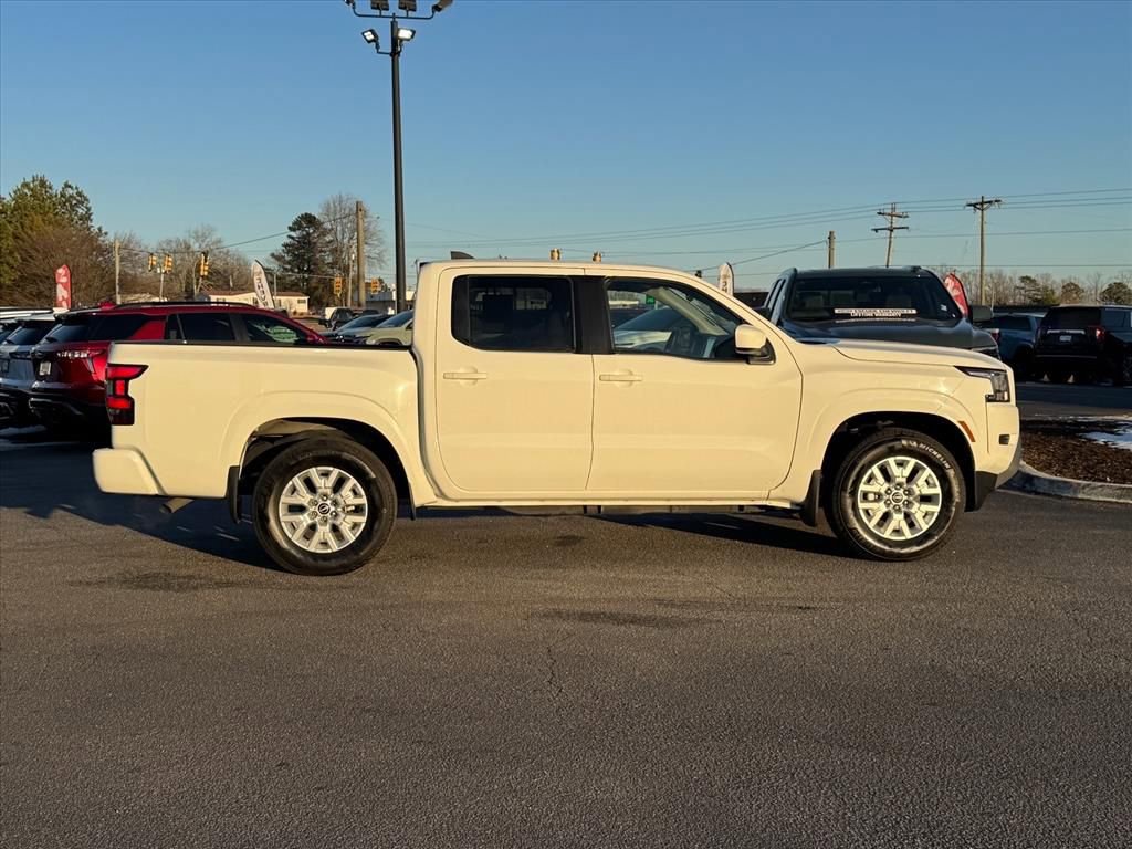 Used 2023 Nissan Frontier SV w/ Technology Package image 2