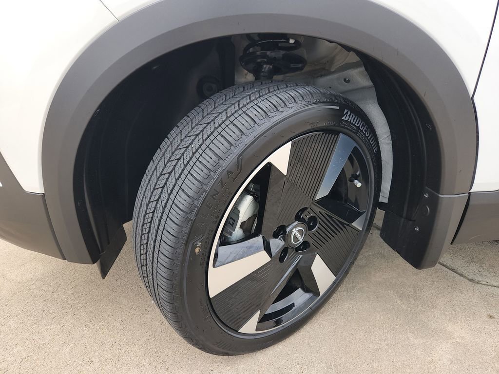 Certified 2025 Nissan Kicks SR image 31