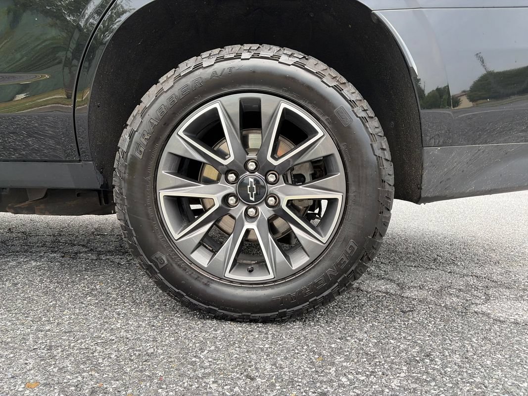 Used 2023 Chevrolet Tahoe Z71 w/ Luxury Package AWD/4WD image 34