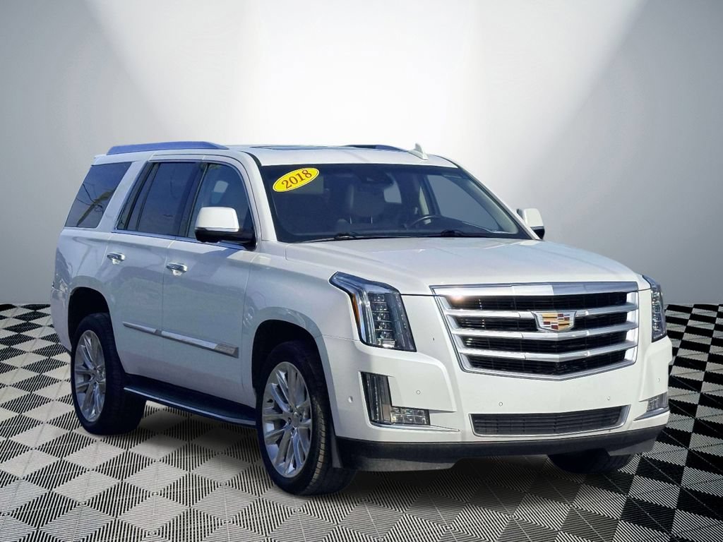 Used 2018 Cadillac Escalade Luxury AWD/4WD image 4