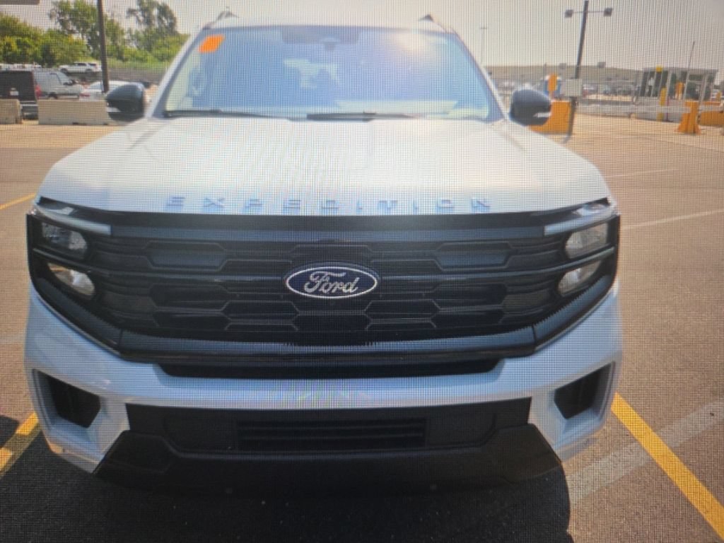 Used 2025 Ford Expedition Max Active AWD/4WD image 5
