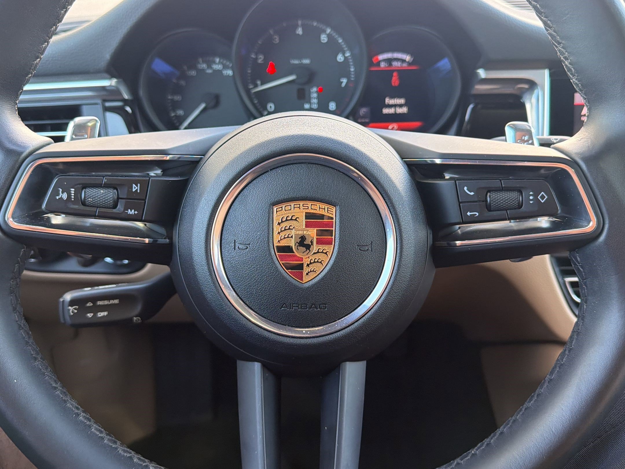 Used 2022 Porsche Macan image 16