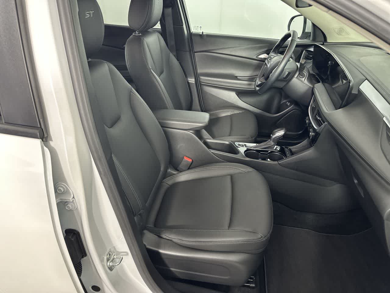 Used 2024 Buick Encore GX Sport Touring w/ Comfort Package AWD/4WD image 20