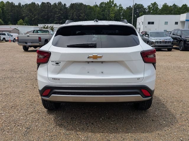 New 2026 Chevrolet Trax LT w/ Driver Confidence Package FWD image 3