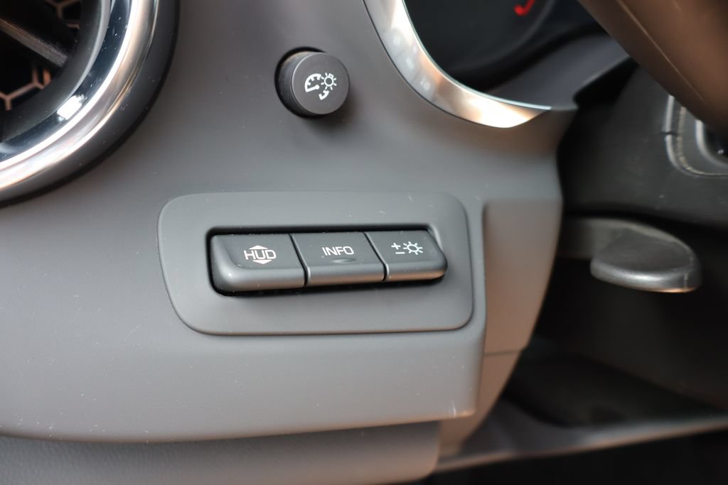 Used 2022 Chevrolet Camaro SS RWD image 17
