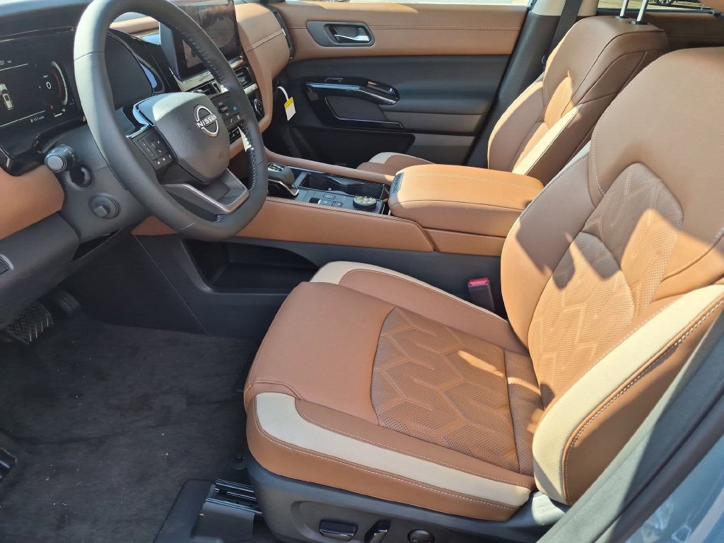 New 2026 Nissan Pathfinder Platinum AWD/4WD image 6