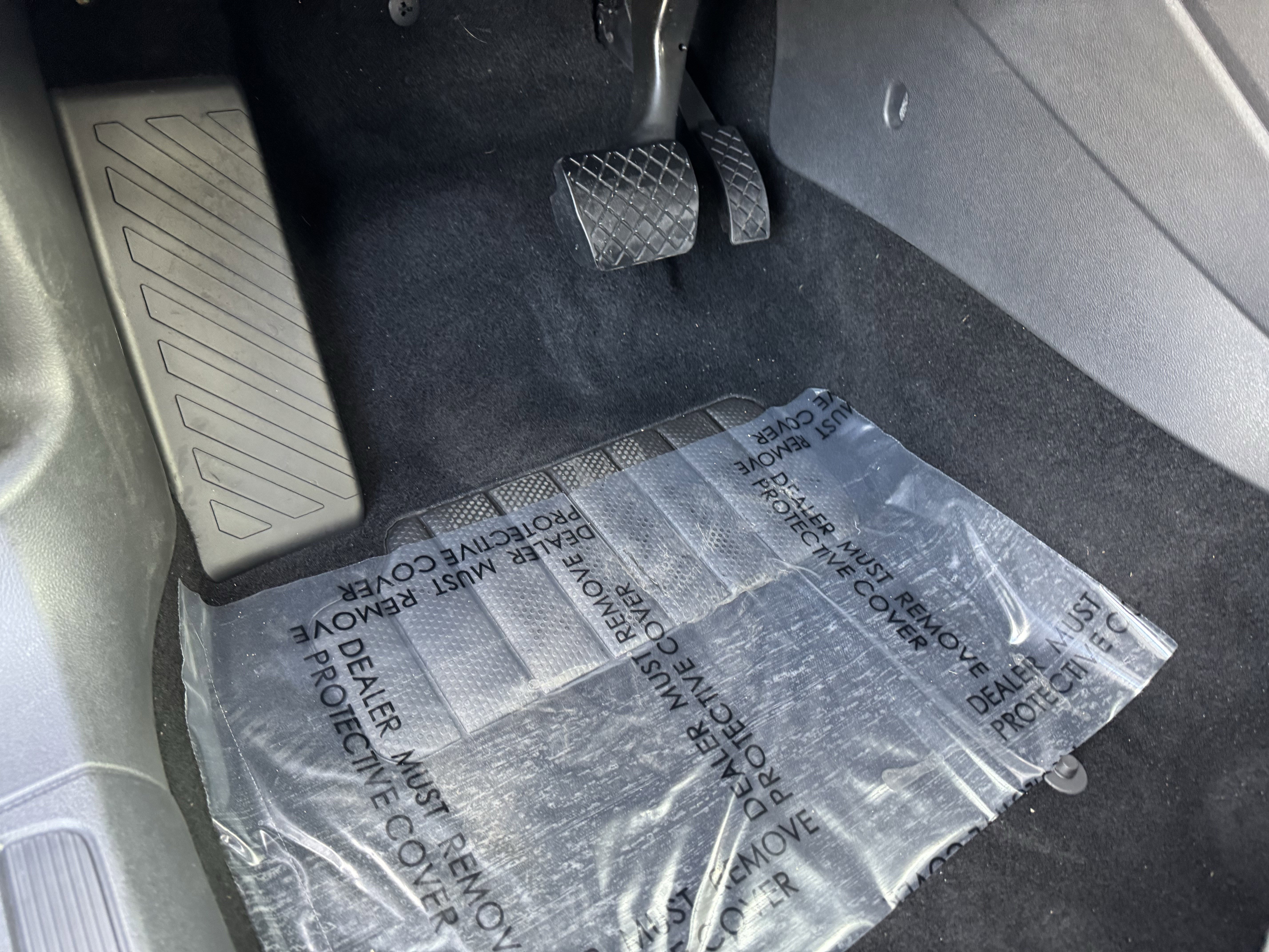 Certified 2023 Volkswagen Taos SE w/ Panoramic Sunroof Package image 19