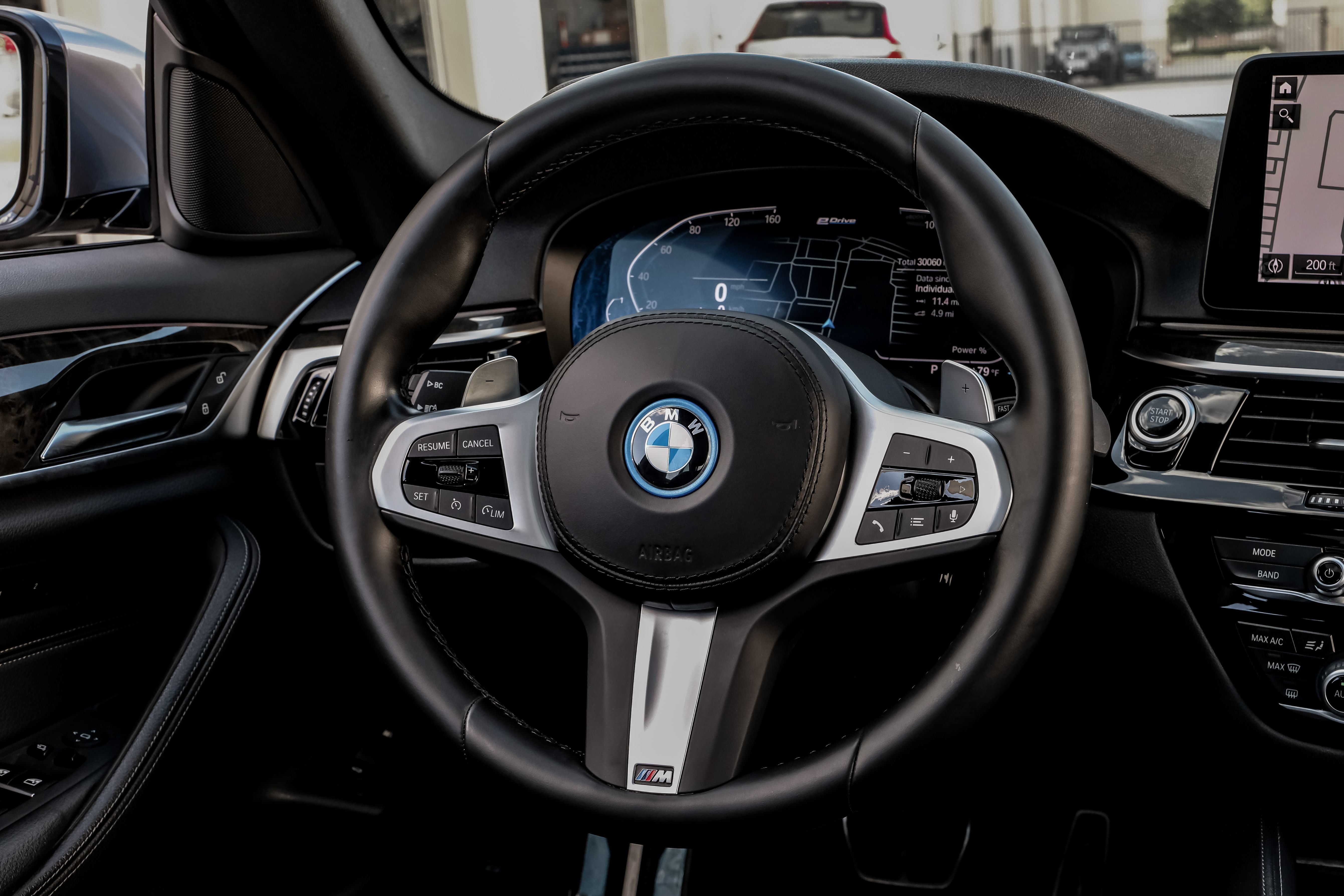 Used 2022 BMW 530e w/ M Sport Package RWD image 16