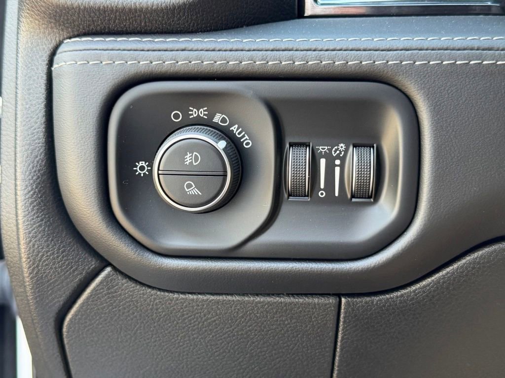 Used 2022 RAM 2500 Limited AWD/4WD image 26