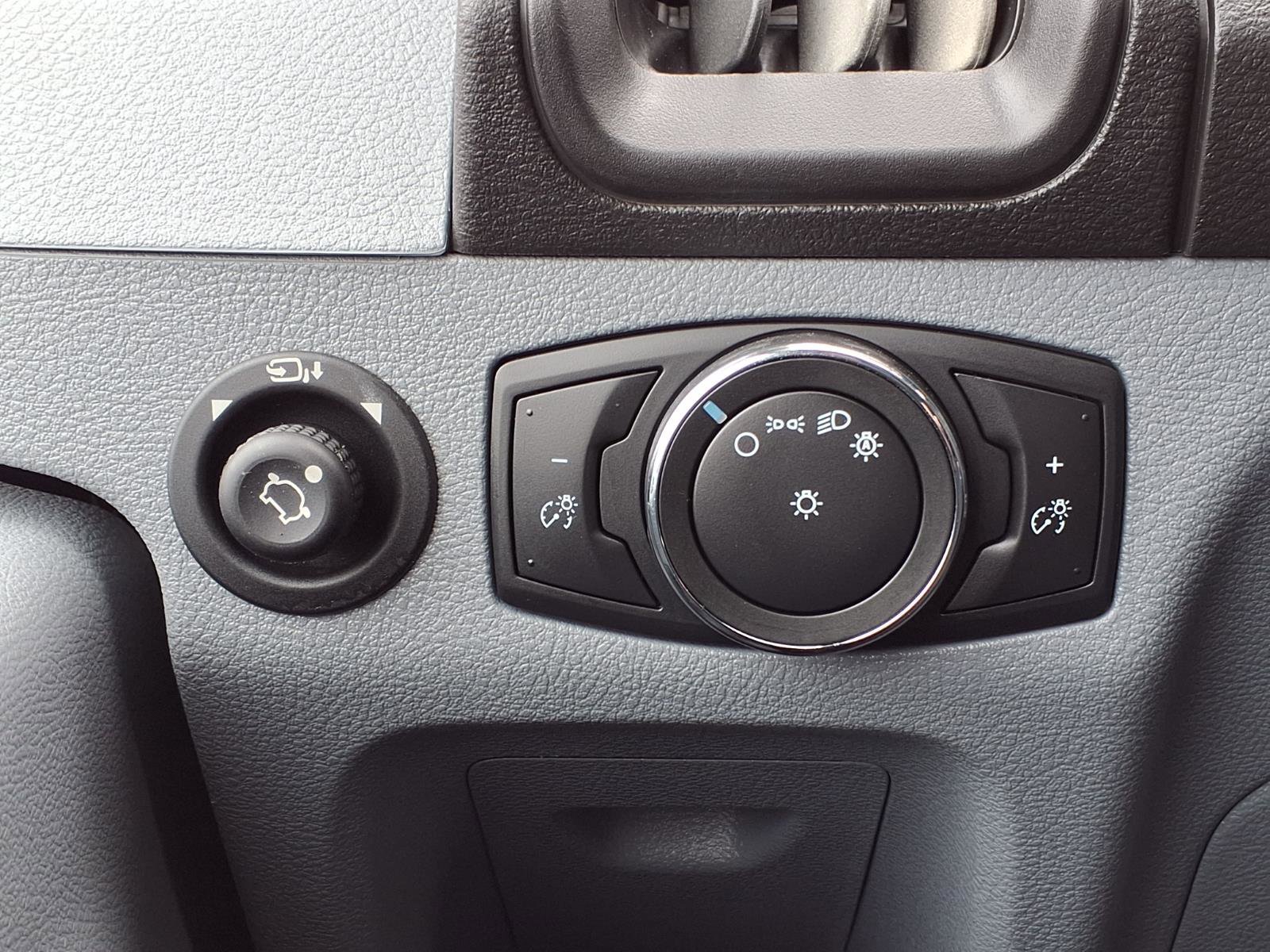 Used 2019 Ford Transit 150 XLT RWD image 20