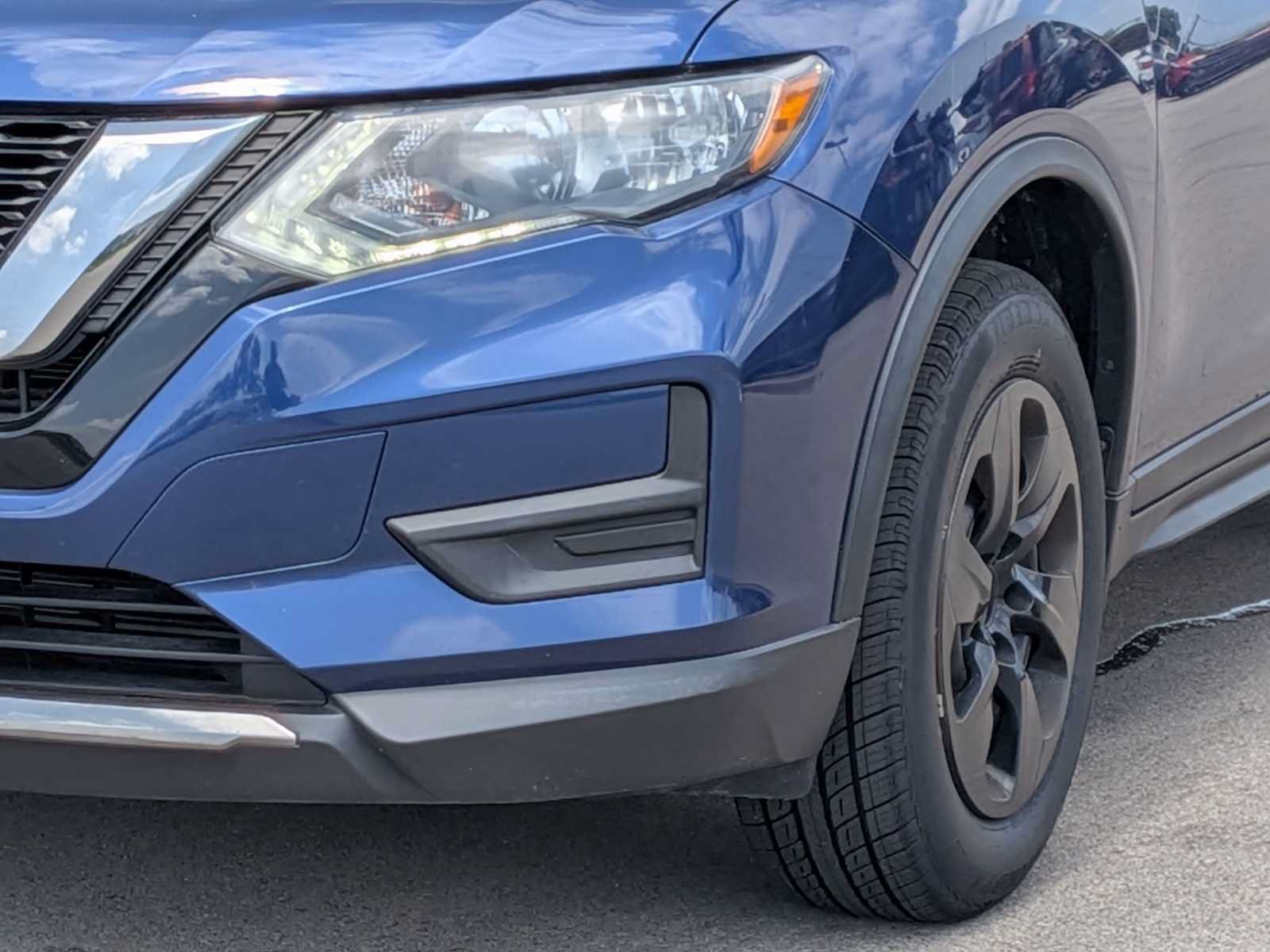 Used 2018 Nissan Rogue S AWD/4WD image 11
