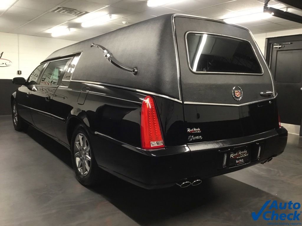 Used 2011 Cadillac DTS Limousine FWD image 8