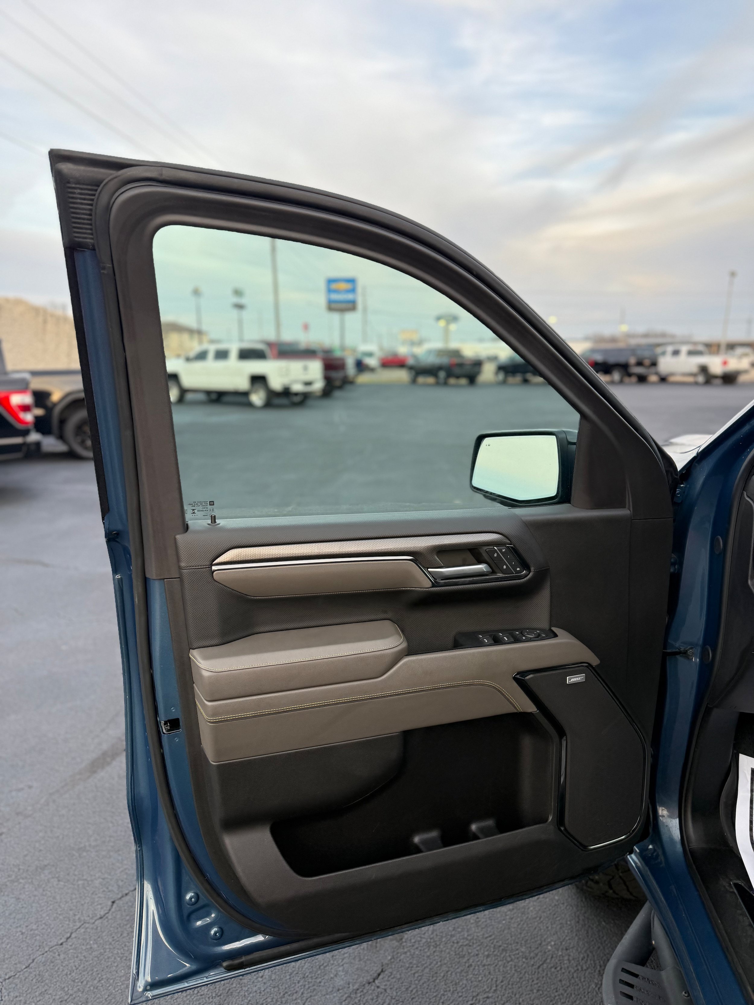 Used 2024 Chevrolet Silverado 1500 ZR2 w/ Technology Package AWD/4WD image 17
