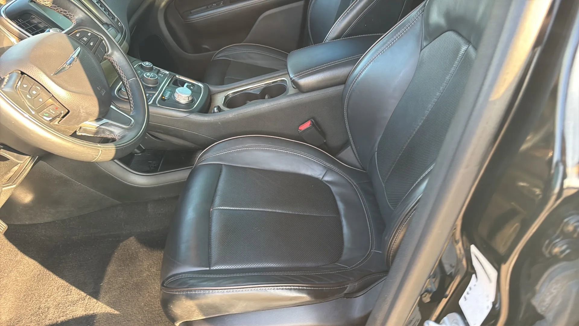 Used 2015 Chrysler 200 C w/ Navigation & Sound Group I image 98