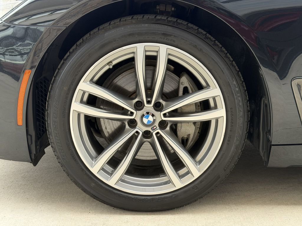 Used 2019 BMW 740i xDrive w/ M Sport Package image 15