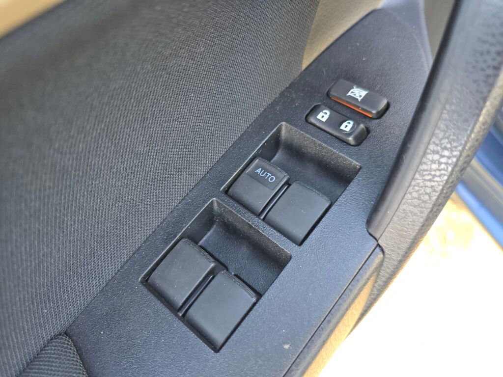 Used 2016 Toyota Corolla LE image 19