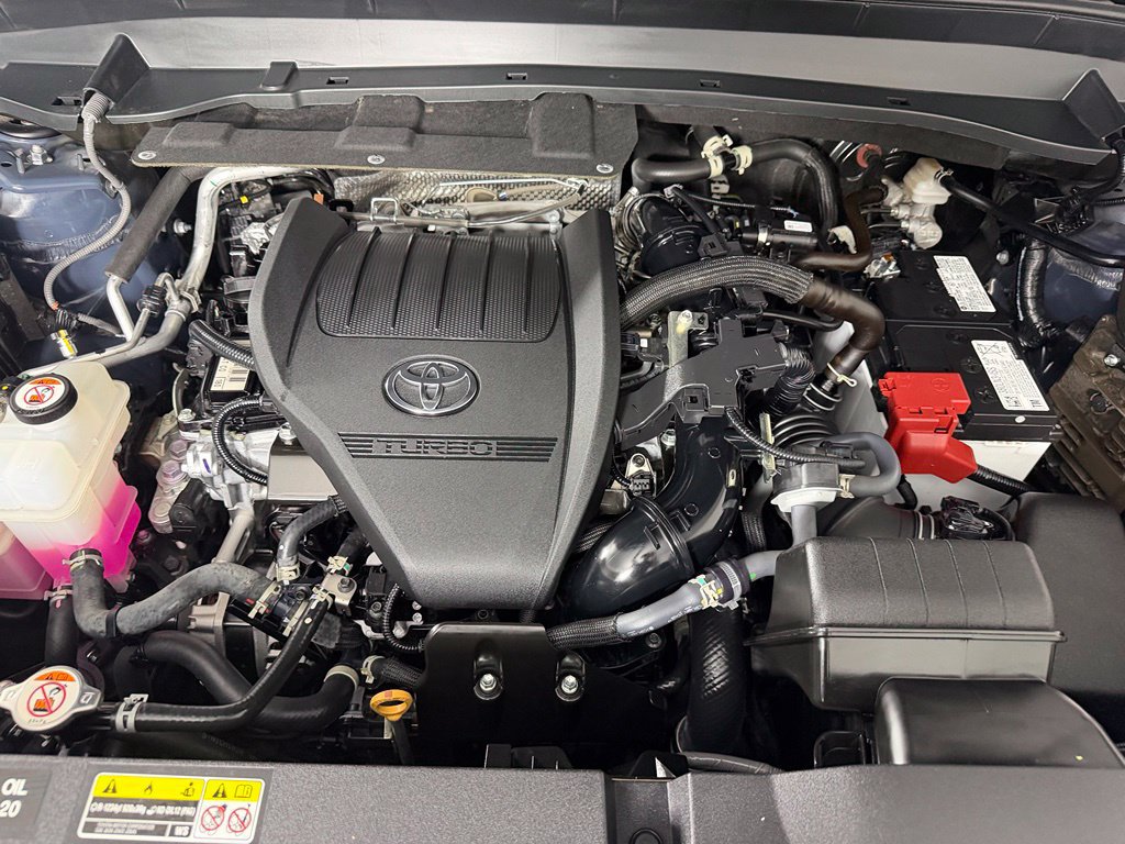 Used 2025 Toyota Grand Highlander AWD image 22