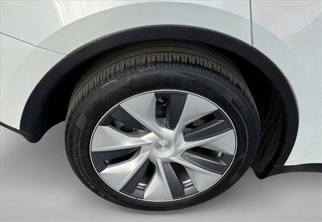 Used 2023 Tesla Model Y Long Range image 11