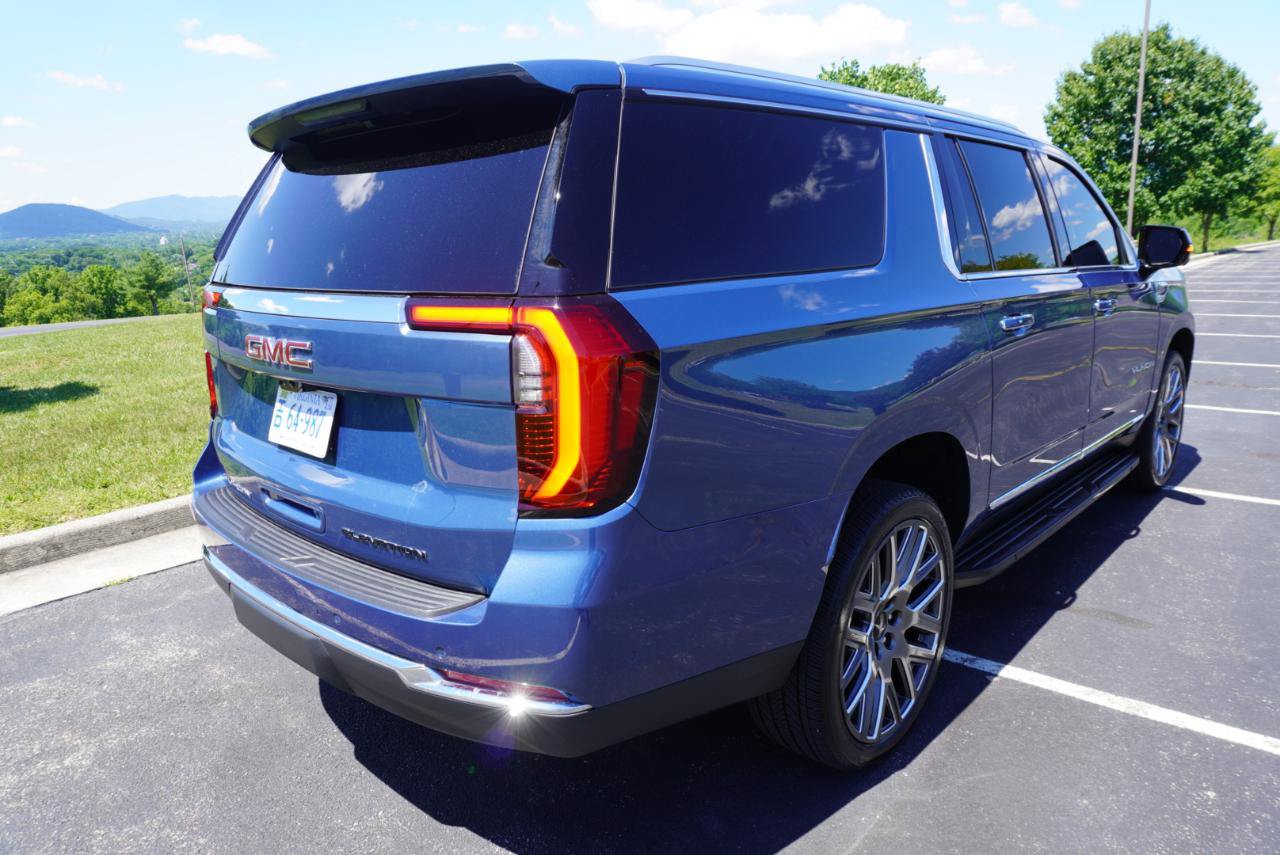 Used 2026 GMC Yukon XL Elevation w/ Elevation Premium Package AWD/4WD image 18