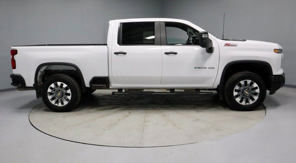 Used 2025 Chevrolet Silverado 2500 Custom w/ Custom Value Package image 11