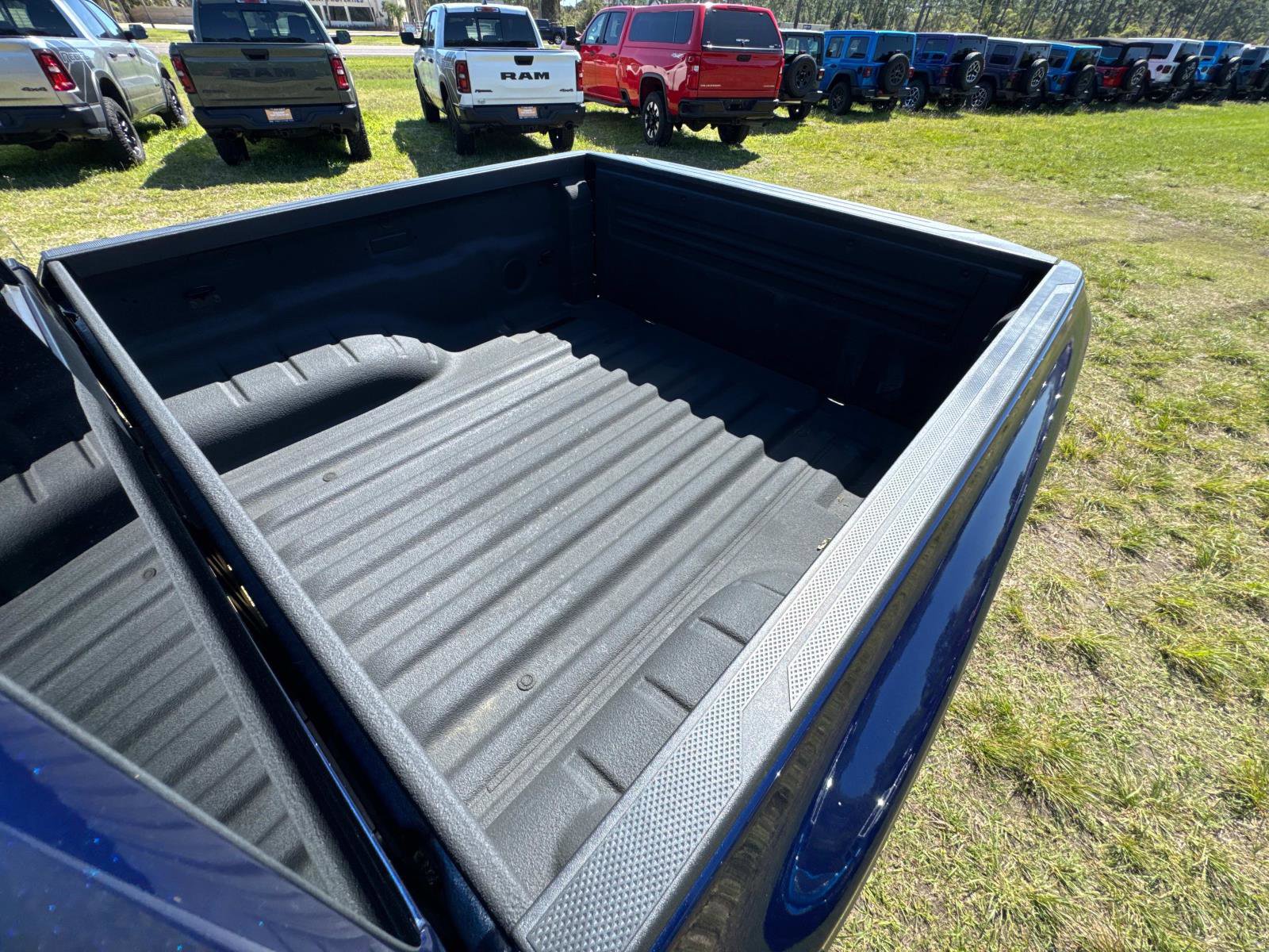 Used 2023 Nissan Frontier PRO-4X w/ Technology Package image 11