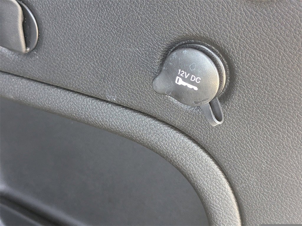 Used 2022 Jeep Grand Cherokee Laredo X image 13