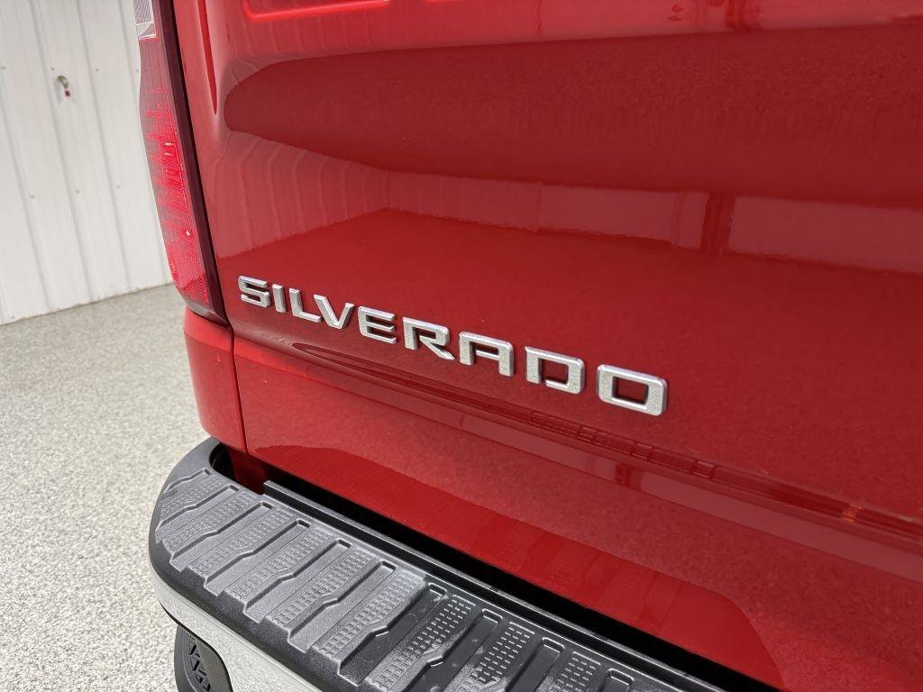 Used 2024 Chevrolet Silverado 1500 LT w/ Z71 Off-Road Package image 9