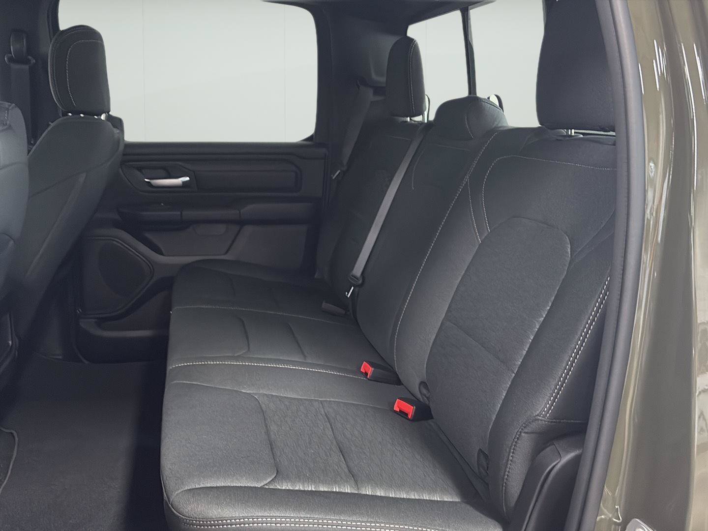 New 2026 RAM 1500 Express AWD/4WD image 33