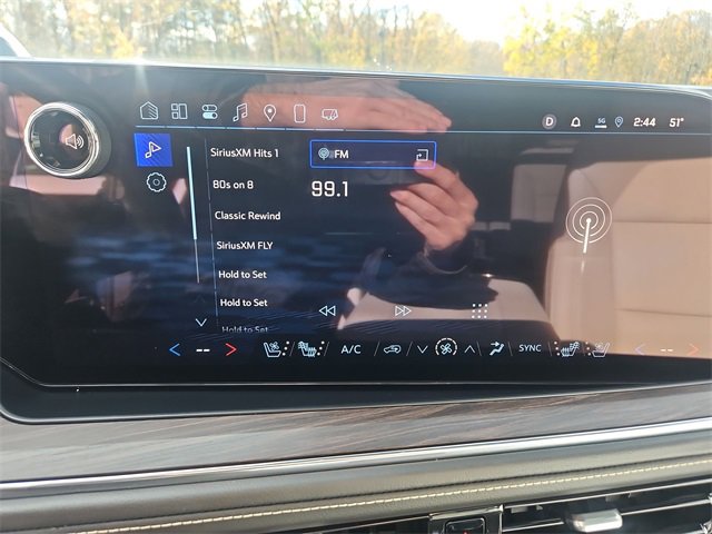 Certified 2025 Chevrolet Suburban Premier image 13