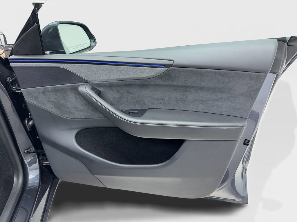 Used 2026 Tesla Model Y 2WD image 38
