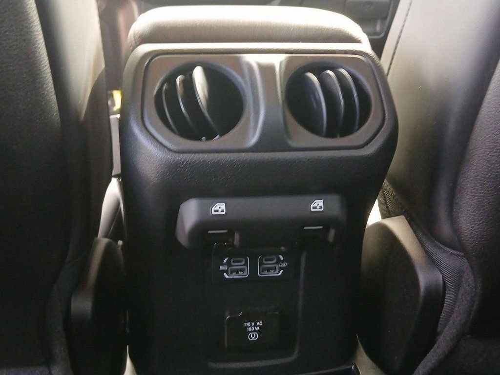 Used 2024 Jeep Wrangler Rubicon w/ Capability Package image 22