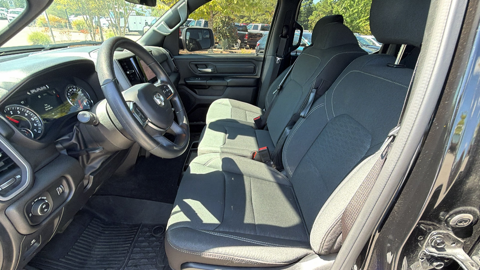 Used 2025 RAM 1500 Warlock AWD/4WD image 16