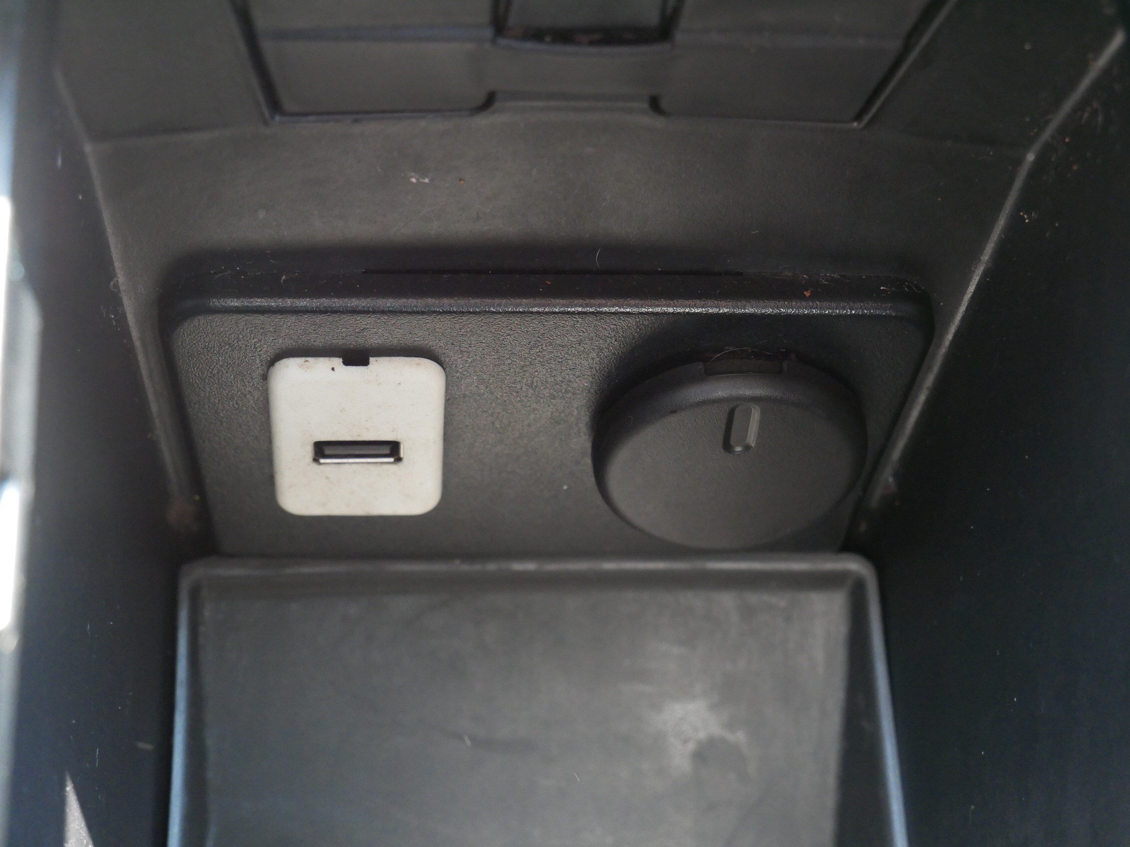 Used 2013 Chevrolet Captiva Sport LS FWD image 31
