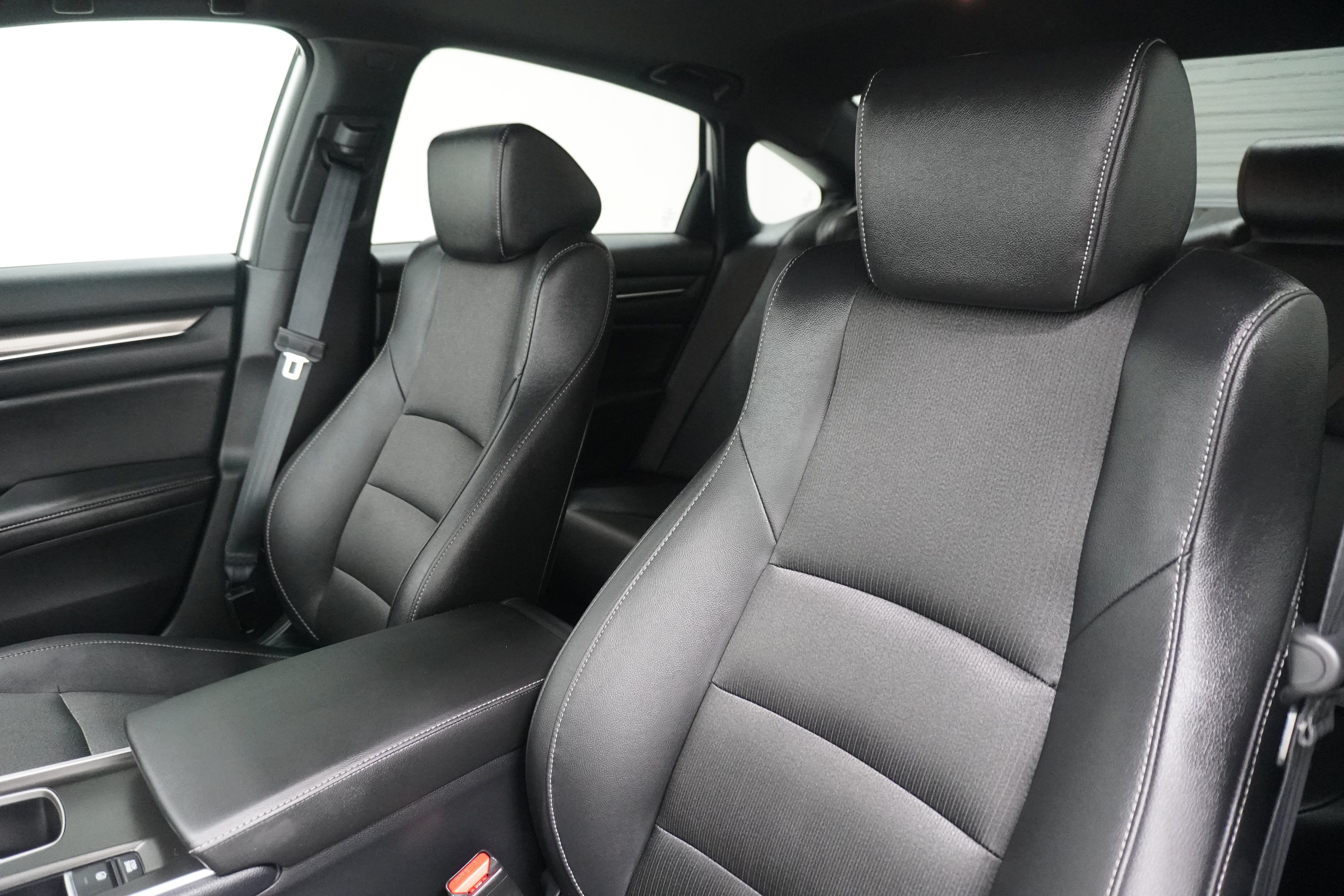 Used 2020 Honda Accord Sport image 9