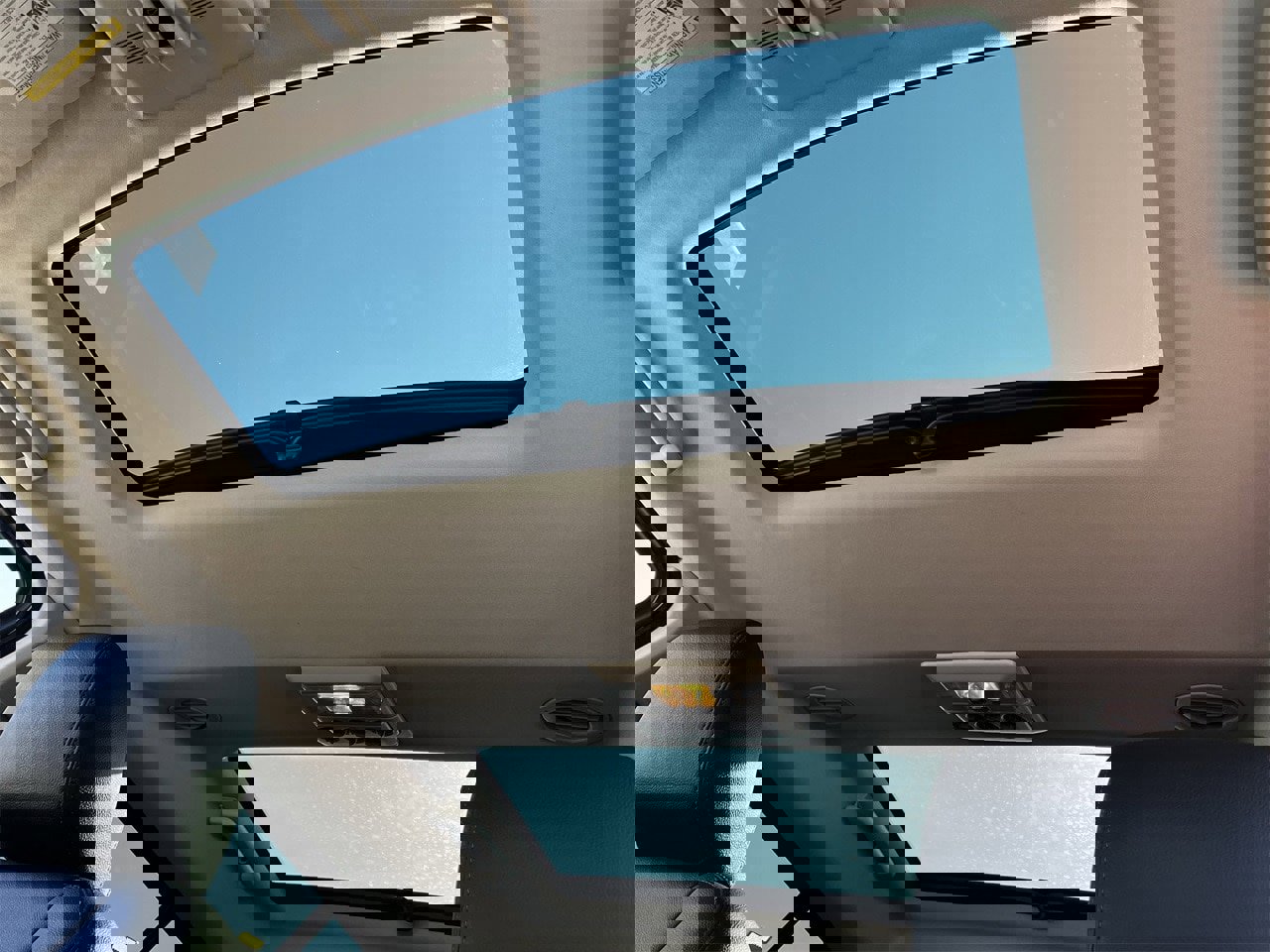 Used 2016 Land Rover LR4 HSE image 23