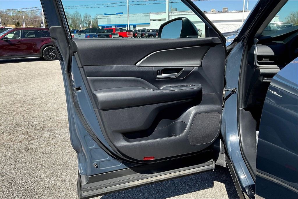 Used 2025 Toyota Grand Highlander AWD image 18