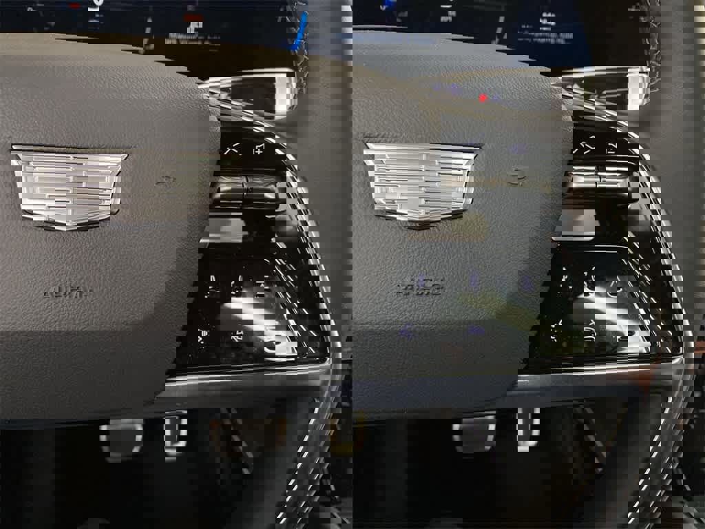 Certified 2026 Cadillac Vistiq Sport image 22