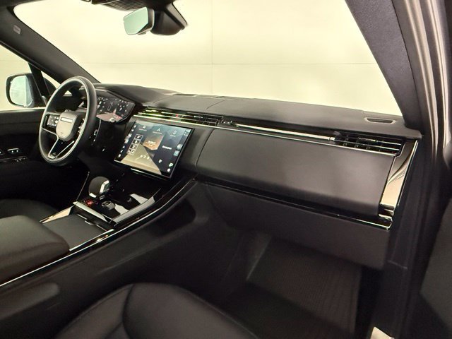 Used 2025 Land Rover Range Rover Sport Dynamic SE AWD/4WD image 14