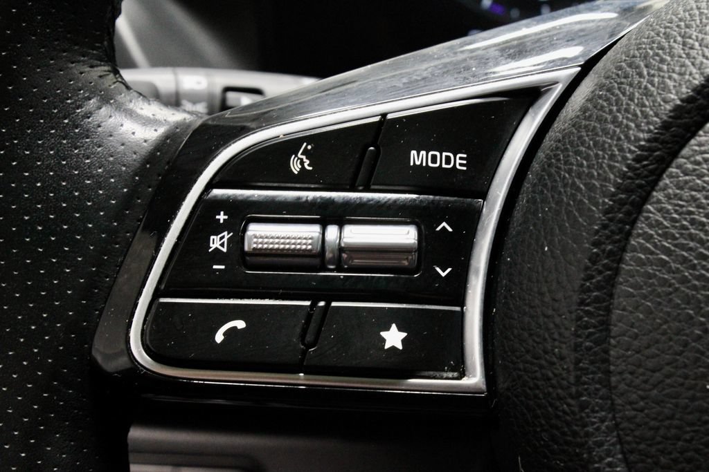 Used 2025 Kia Seltos SX AWD/4WD image 28