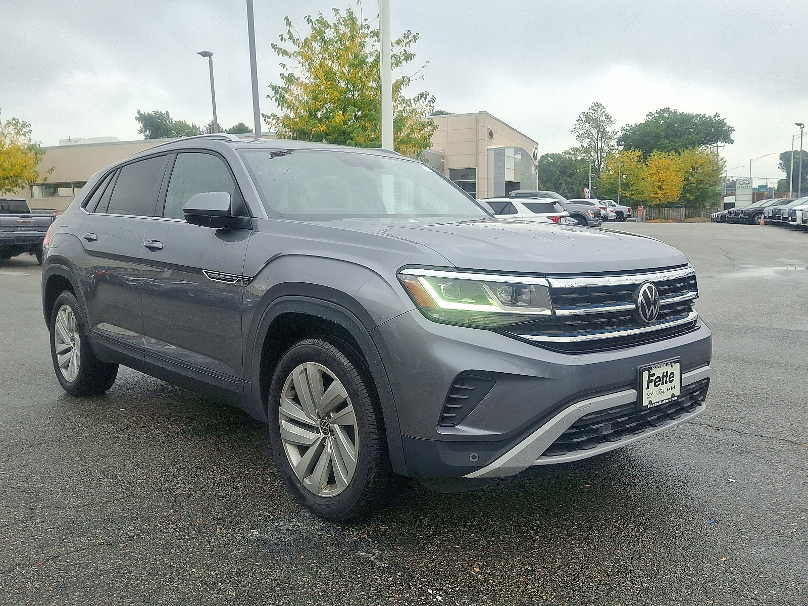 Used 2020 Volkswagen Atlas Cross Sport SE image 3